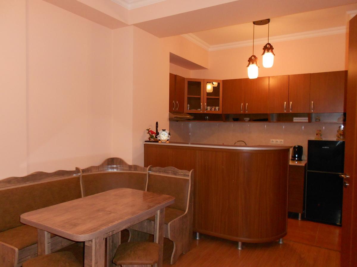 Ucha'S Apartment Batumi Kültér fotó